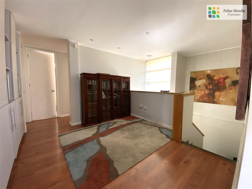 Impecable En Condominio 5 Dorm. Servicio Y Sala De Estar.
