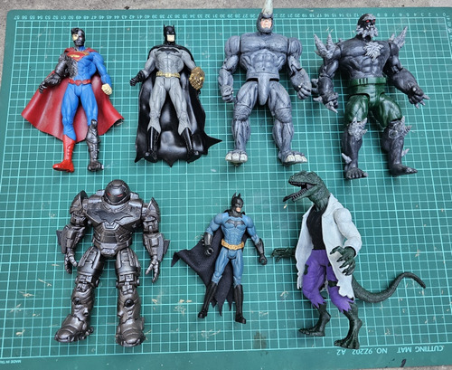 Lote De Figuras Custom - Batman De Regalo - Marvel Dc Comics