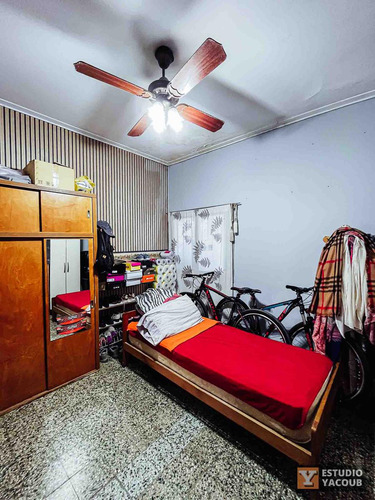 Casa En Venta - 2 Dormitorios 1 Baño - Cocheras - 420mts2 - Berisso
