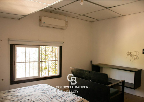 Galpón En Cerrillos De 200 M2, Más 6 Estufas Y 1 Departamento De 2 Dormitorios.