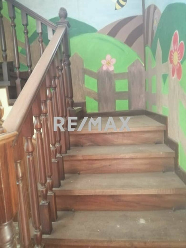 Imagen 12 de 13 de Casa A Remodelar Trigal Norte. Urb. Las Clavellinas Calle Cerrada 359 M2. Cód.: 451629. 0414-4841043