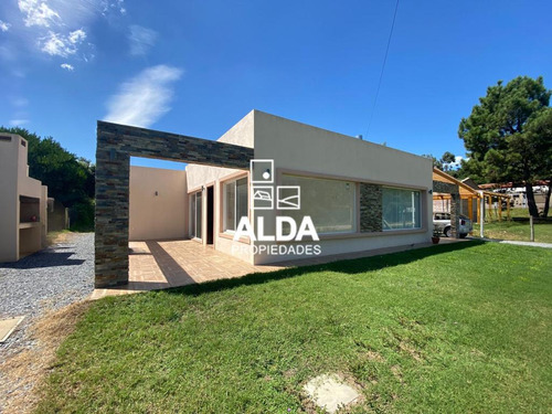Casa Punta Colorada Piriápolis 3 Dorms Venta Ca502140