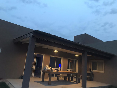 Imagen 2 de 12 de Excelente Casa En Venta En Barrio Privado Campo Daromy-san Vicente