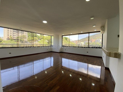 Espectacular Apartamento Con Bella Vista Panorámica En La Tahona. #25-15992