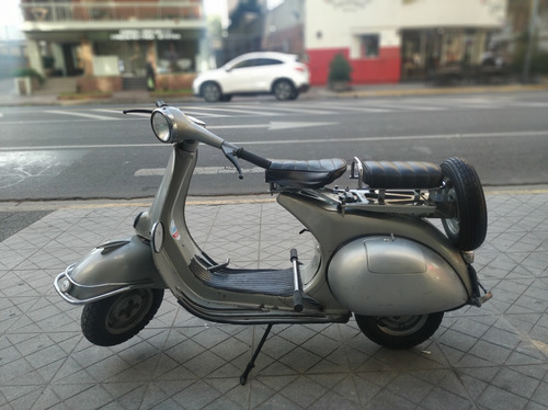 Imagen 9 de 17 de Motoneta Vespa 1957 De Colección