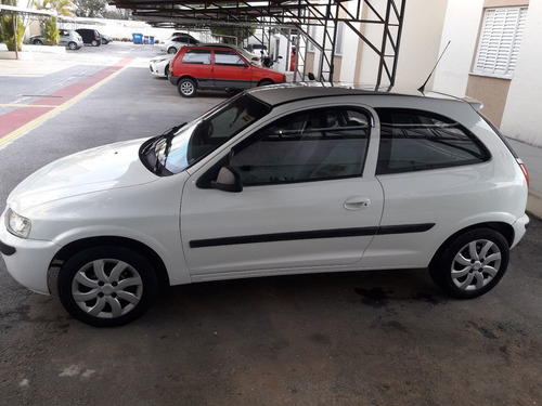Imagem 2 de 15 de Chevrolet Celta 2004 1.0 3p
