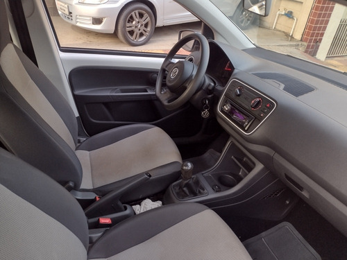 Imagem 8 de 12 de Volkswagen Up! 2015 1.0 Take 5p