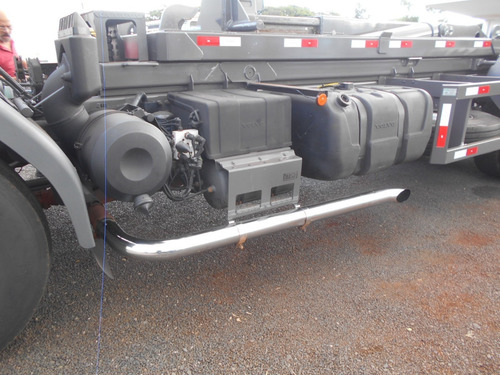 Imagem 20 de 25 de Volvo Vm 260 2010 Roll-on Roll-off