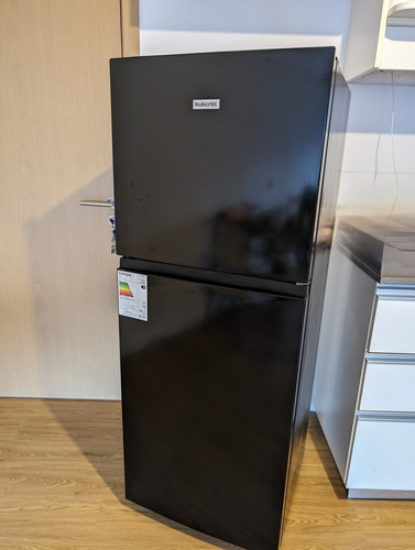 Heladera Panavox Rfs-200n Negra Con Freezer 203l 220v