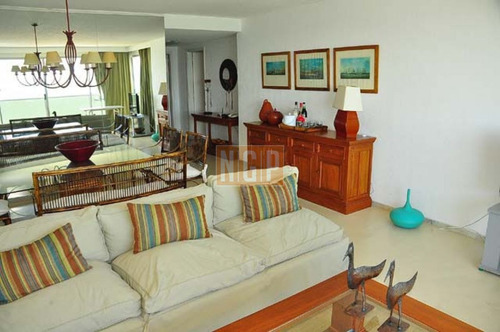 Imagen 12 de 30 de Apartamento En Mansa, 3 Dormitorios