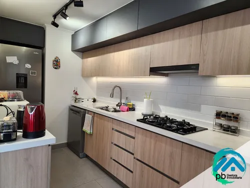 Departamento Remodelado En Venta, Av. Las Condes Metro Estor