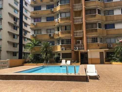 Imagen 11 de 14 de Venta De Apartamento En Ph Parques De Versalles 20-3668