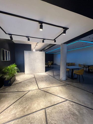 Tibisay Rojas Vende Fondo De Comercio Operativo De Restaurant En La Urb. El Veñedo Cod. 242099