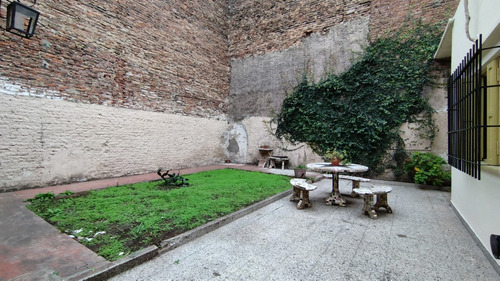 Casa Con Local Propio Al Frente
