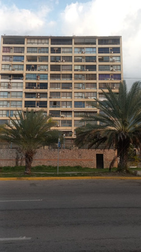 Imagen 1 de 8 de Apartamento En Alquiler Vacacional En Los Corales, Residencias Arichuna, Av. La Playa Parroquia Caraballeda. Edo. La Guaira.