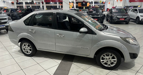 Ford Fiesta sedan 1.6 se