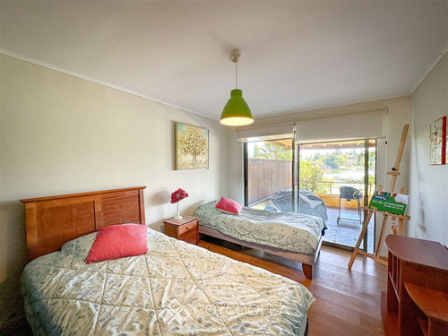 Casa En Venta De 4 Dorm. En Las Cabras