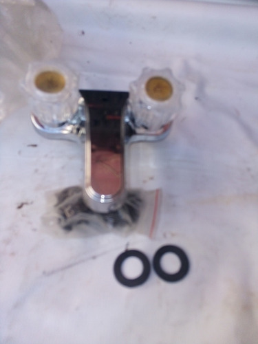 Imagen 2 de 3 de Llave De Lavamanos Doble Plastica