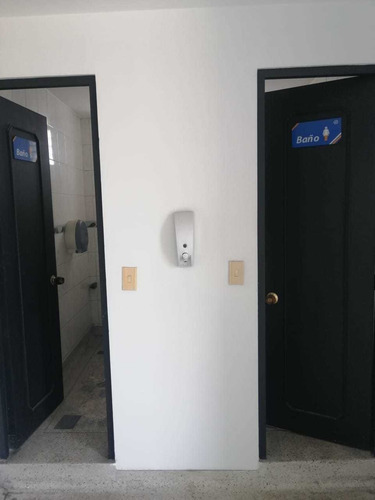 Imagen 12 de 17 de Edificio En Arriendo En Bogotá Bellavista Occidental. Cod 101670