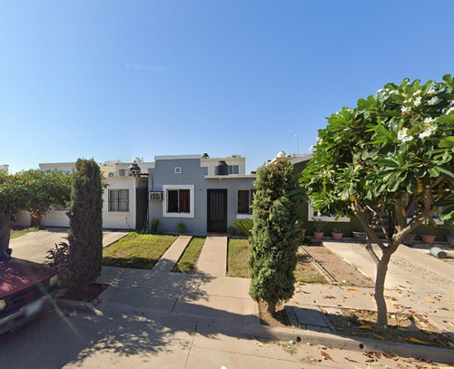 Sk01- Casa En Remate En C. Bosque De Ceiba, Jardines Del Bosque, Los Mochis, Sin. (65% Debajo De Su Valor Comercial, Solo Recursos Propios