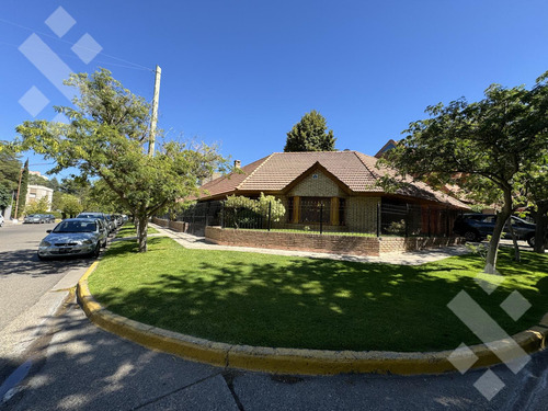 Alquiler Casa Nivel Ejecutivo, 4 Dorm - Area Centro Este Neuquen