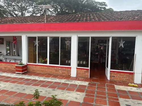 4.000 Mts Cuadradosdos Casasprincipal Con Tres Cuartos C