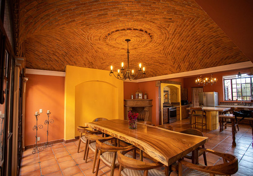 Casa En Renta Con Alberca Calefactada, 5 Recámaras En Los Frailes San Miguel De Allende