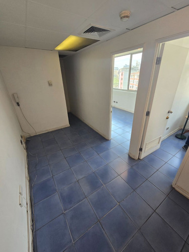 Arriendo Oficina Con Excelente Ubicación Y Conectividad. Gen