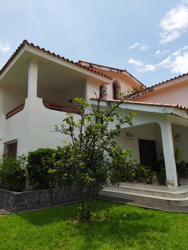 Imagen 4 de 14 de Casa De 2 Niveles 5 Habitaciones 4 Baños