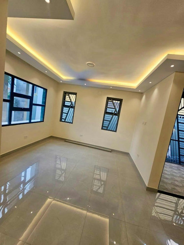 Casa Lujosa Y Espaciosa En Residencial Los Lirios La Romana