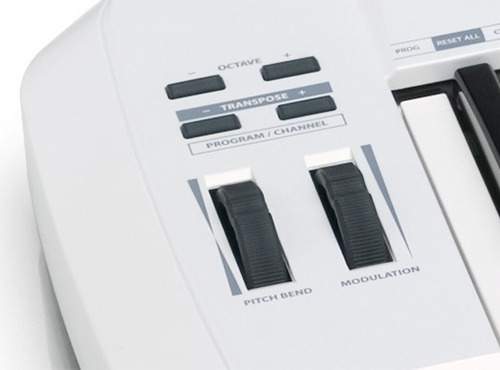 Controlador Midi Samson Carbon 61