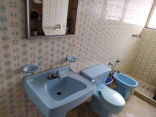 Imagen 16 de 19 de Julio Latouche Rentahouse Vende Casa En Campo Alegre Valencia 22-10335