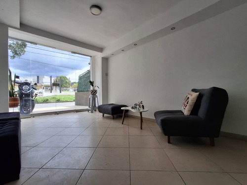 Se Alquila Oficinas Comerciales Barrio Champagnat
