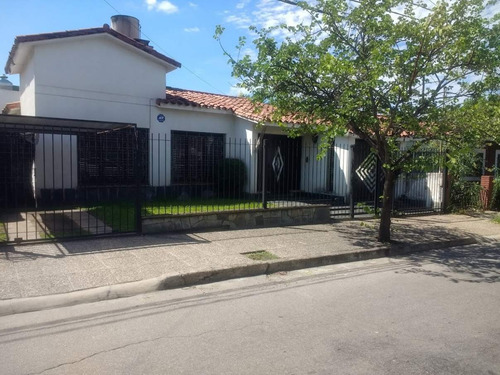 Imagen 1 de 19 de Casa De Tres Dormitorios En Venta En Bajo Palermo