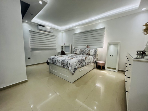 Se Vende Apartamento Con Patio Y Piscina En Juan Dolio