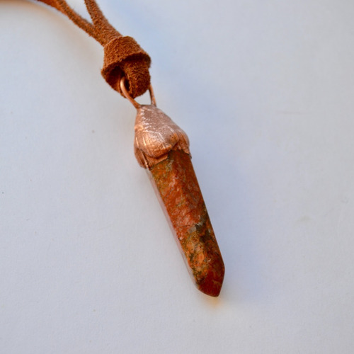 Imagen 5 de 8 de Colgante Pendulo Piedra Natural Unakita Con Cuero, Cod1