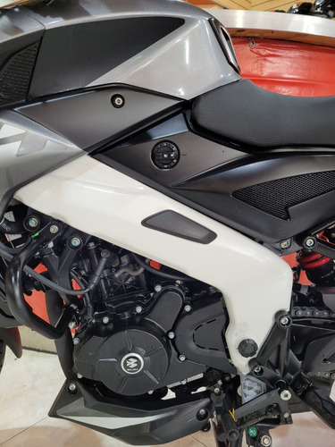 Imagen 11 de 20 de Bajaj Rouser 200 Ns Dunlop 0km