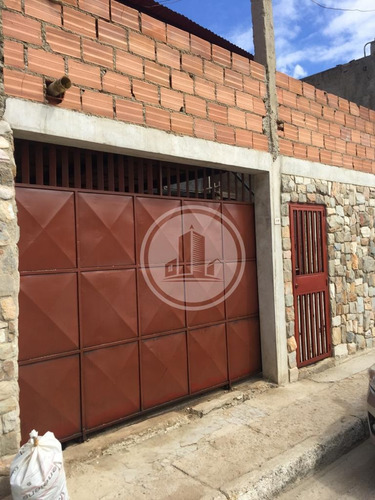 En Venta Casa En Saman De Guere De 91mts2, Dos Plantas. Se Escuchan Propuesta. Buena Ubicacion.