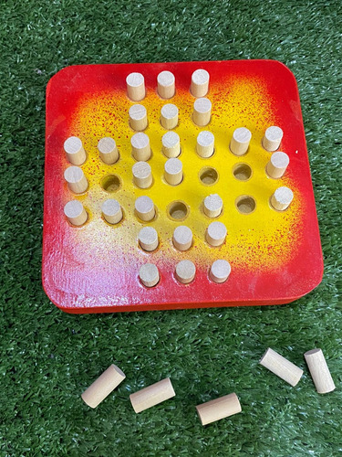 Juego De Mesa Senku Uno Solo Infantil De Madera Estrategia