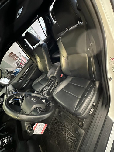 Toyota Hilux 2.8 Cd Srx 177cv 4x2 At