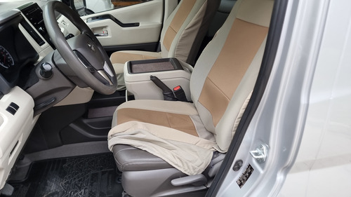 Toyota Hiace 2022 Pasajeros 12 Un Dueño, Factura Original