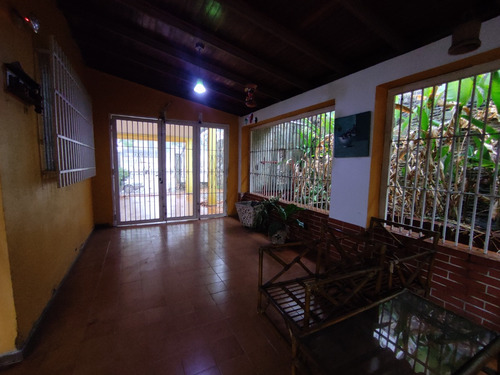 Casa Ubicada En El Parral En Venta, Valencia. Inmobiliaria Maggi 2115