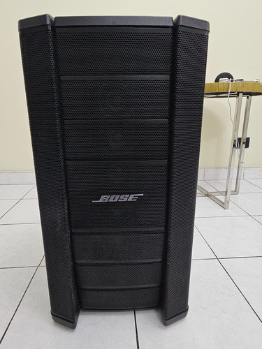 Parlante Bose F1 Model 812 Portátil Negra (Usado)