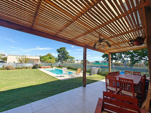 Casa Con Pileta En Santa Elena Pilar Del Este