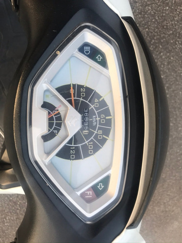 Suzuki Burgman 125i Branca