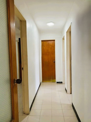 Venta Excelente Apartamento En Lomas Del Ávila, Cuenta Con 95.53m2