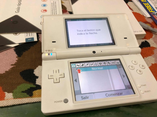 Nintendo Dsi Blanca Completa Con Caja Y Accesorios (Usado)