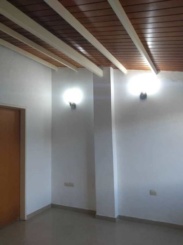 Imagen 12 de 15 de Townhouse En Urb. Villa Jardin, San Diego 04127407774 (foth-245)