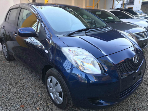 Imagen 3 de 10 de Toyota New Vitz 1.3 Automática