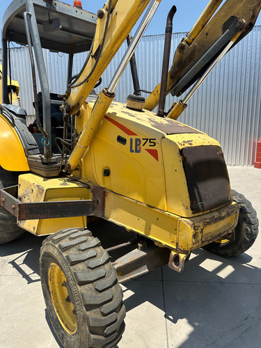 Retroexcavadora New Holland Lb 75 Año 2000